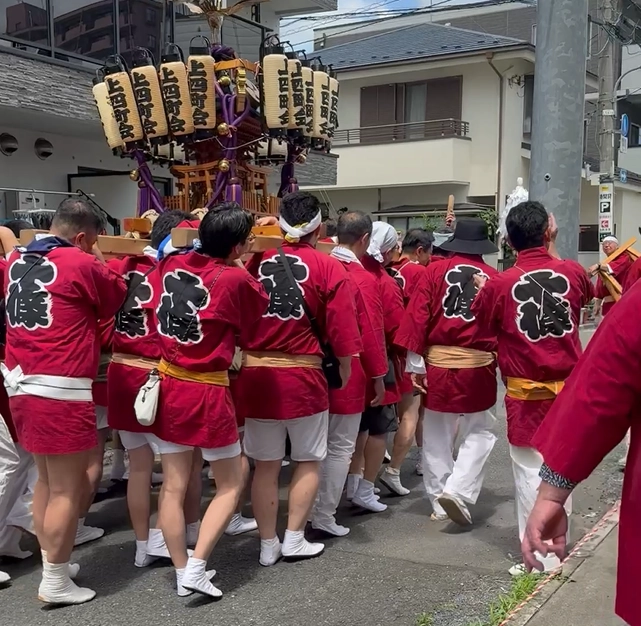 Les matsuri au Japon : guide complet pour vivre les fêtes de quartier en famille