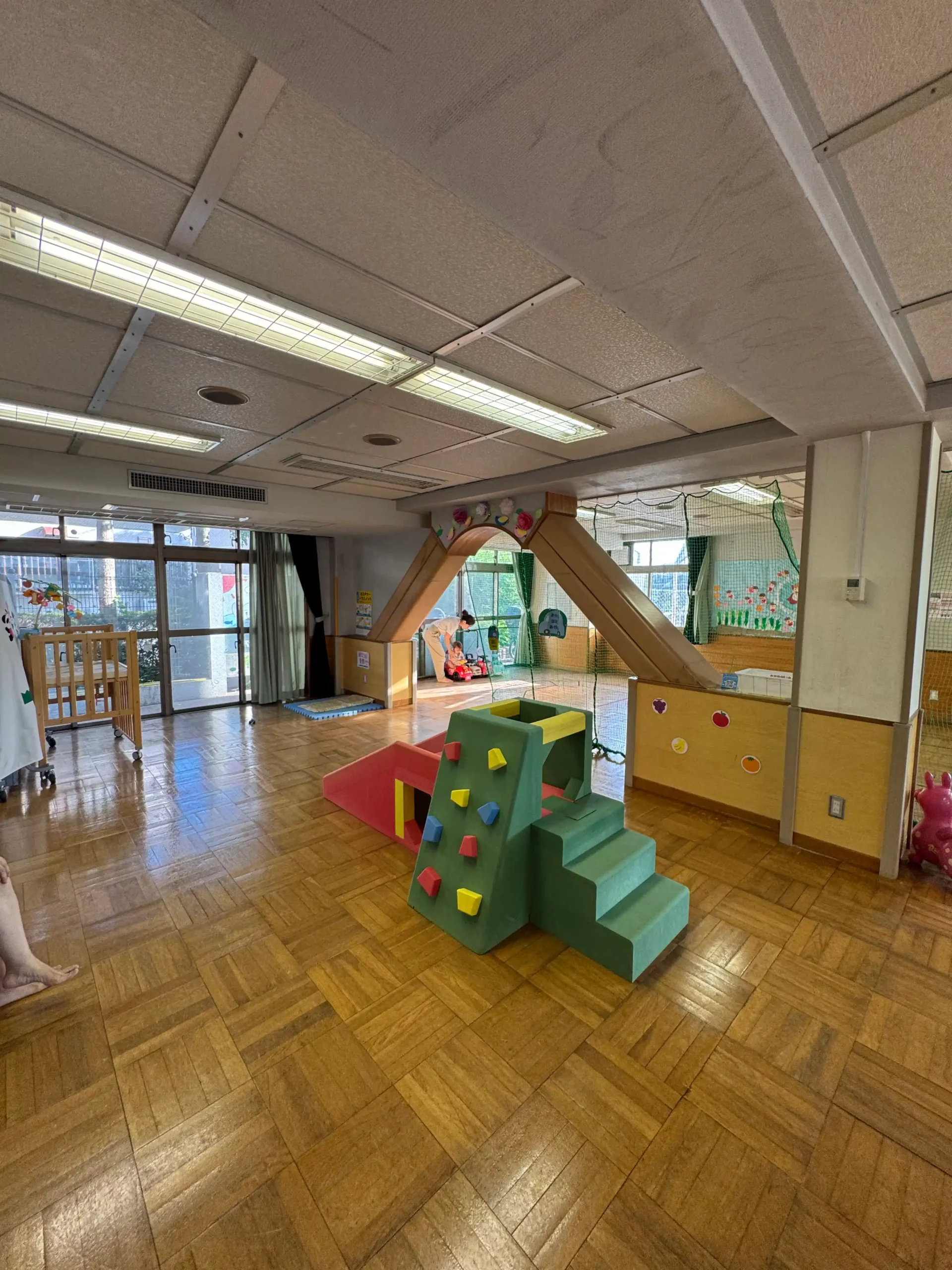 Grande salle de motricité pour les enfants plus grands, 児童館 Tokyo