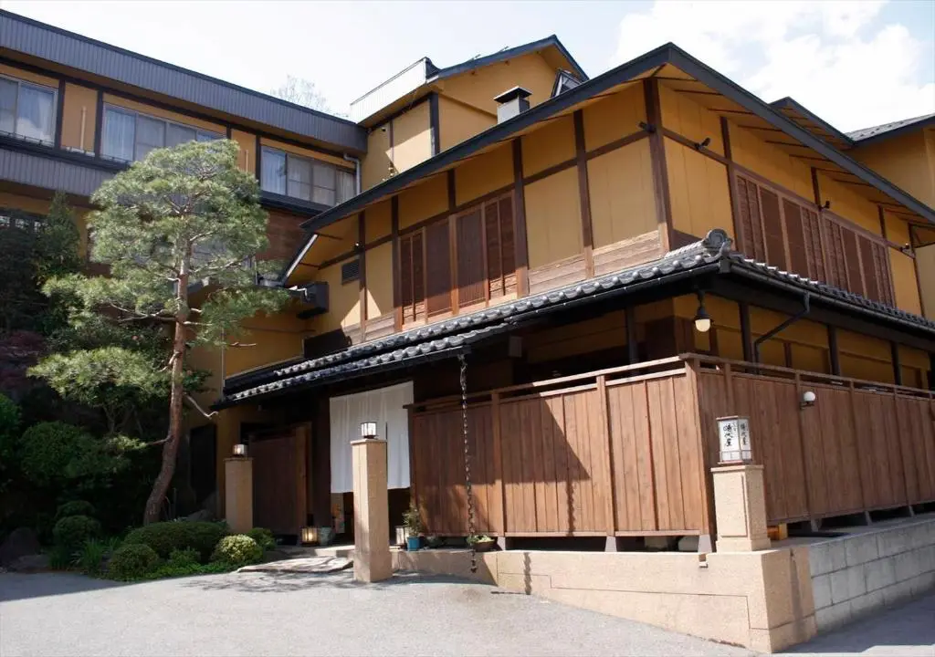 Façade du ryokan Saikatei Jidaiya à Yamagata
