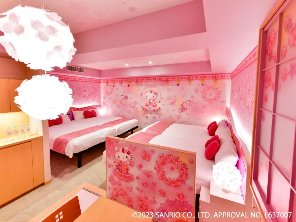 Chambre Hello Kitty rose de l'Asakusa Tobu Hotel à Tokyo, hôtel à thème pour les enfants
